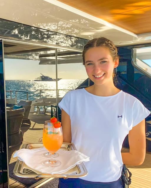 Looking for a well presented service stewardess fo..