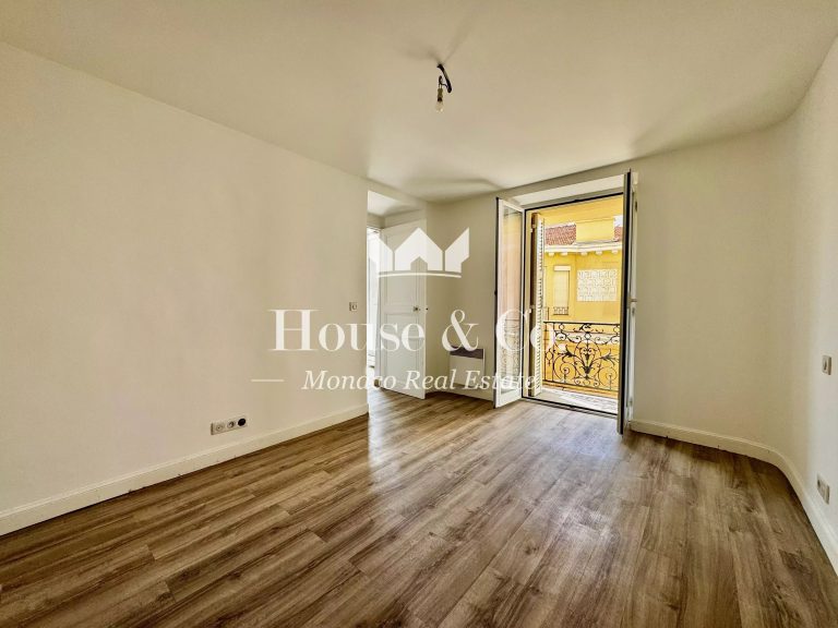 FOR SALE – Charming Two-Room Apartment in Monte-Ca..