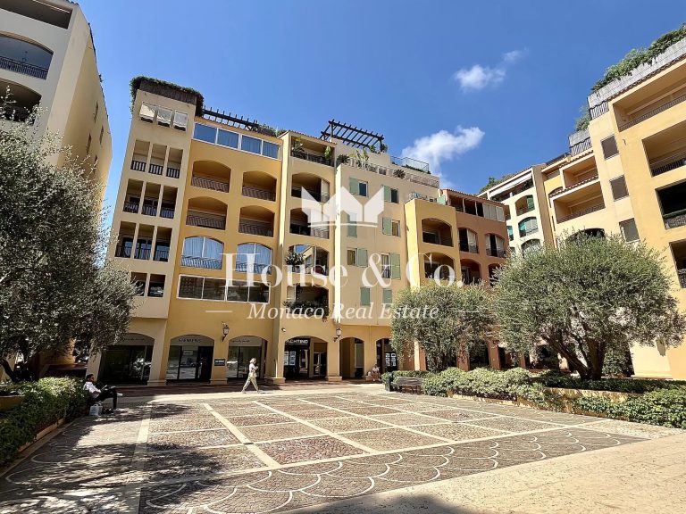 FOR SALE – Commercial Premises / Administrative Of..