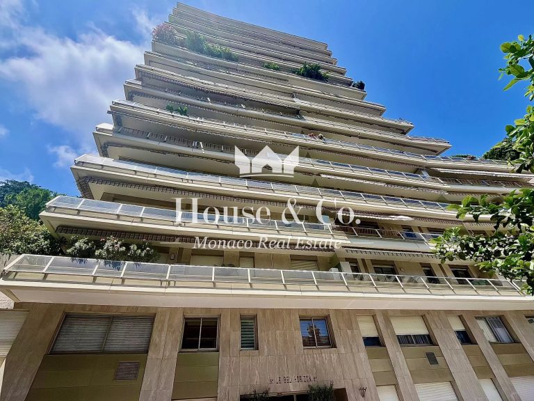 FOR SALE – Fully Renovated 3-Room Apartment – Le B..