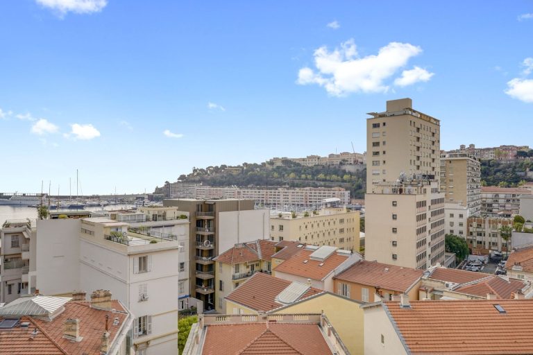 FOR RENT – 3-Room Apartment in 45G Residence, Cond..