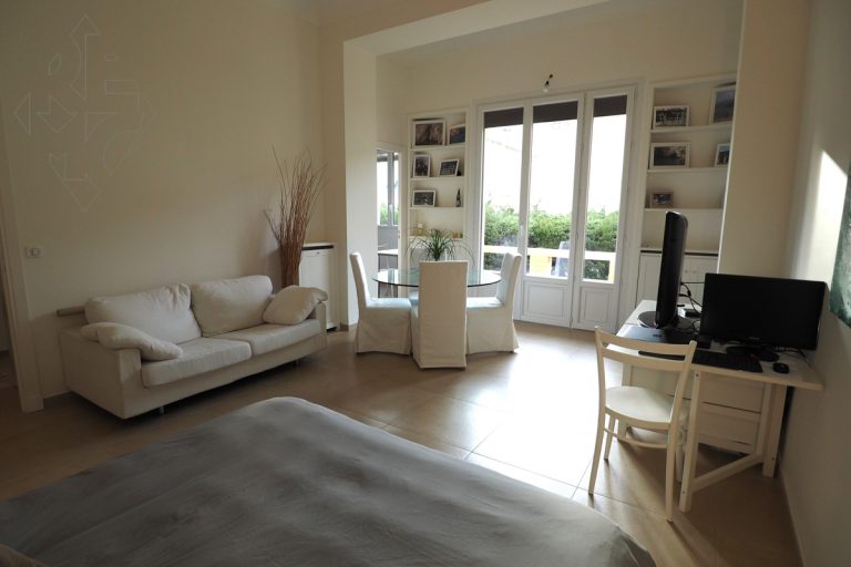 FOR RENT – EXCLUSIVE STUDIO WITH HIGH CEILINGS
Vil..