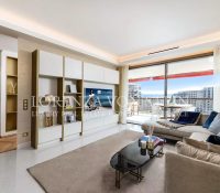 FOR SALE – MIRABEAU – FULLY RENOVATED 1 BEDROOM AP..