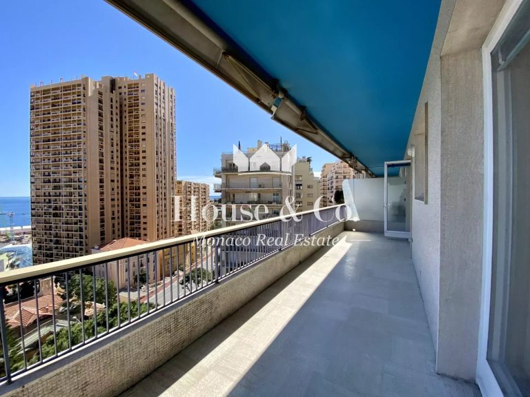 Exclusive 3-Room Apartment with Sea View – Place d..