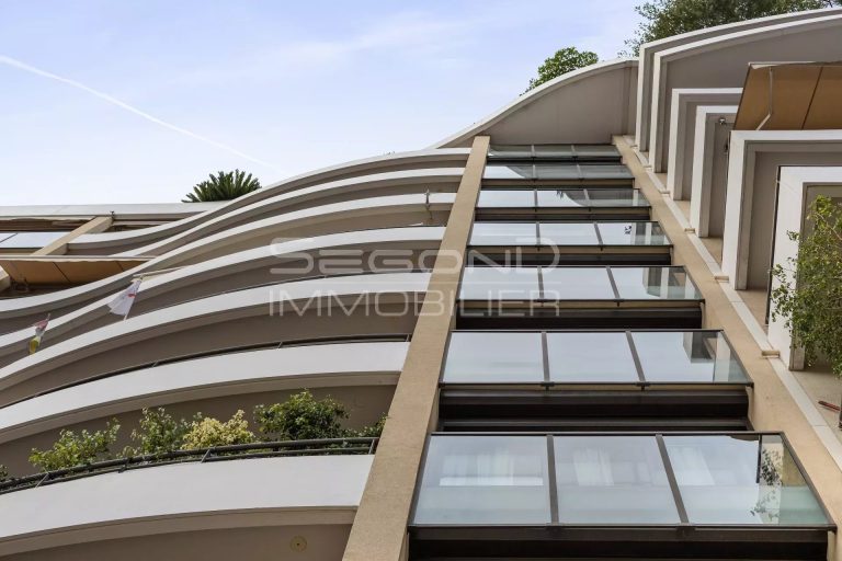 FOR RENT – Superb 2-Bedroom Apartment with Terrace..