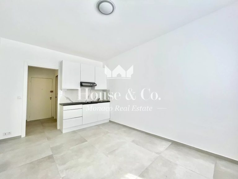 FOR SALE – Studio at Château Périgord IILocation:..