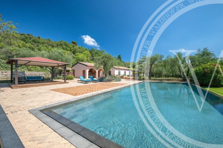 Majestic 600m² Provençal Estate with Panoramic Sea Views, Pool & 5 Suites — 20 Mins from Monaco