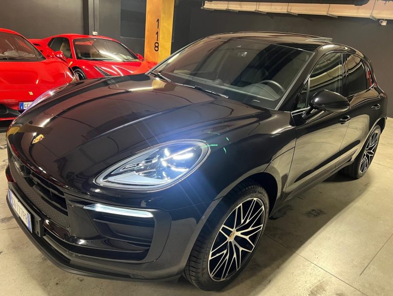 Rent Porsche Macan in Monaco, Monte Carlo
Delivery..