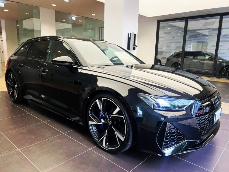 Rent Audi RS6 in Monaco, Monte Carlo
Delivery in a..