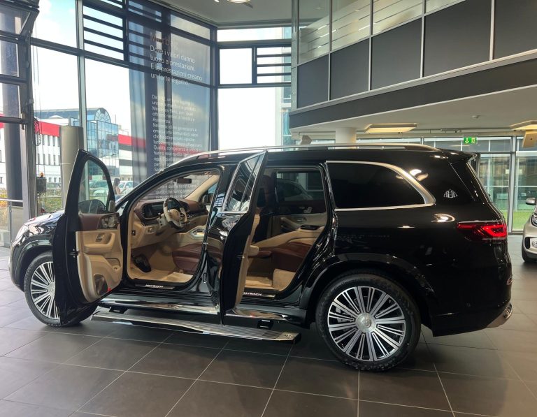 Rent Mercedes GLS Maybach in Monaco, Monte Carlo
D..