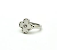 Van Cleef & Arpels Alhambra Ring – For Sale
Model:..