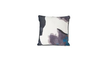 SHIRO Cushion – Abstract Elegance in Soft Form

€1..