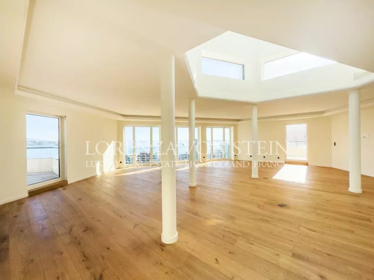 FOR SALE – EXCEPTIONAL TRIPLEX PENTHOUSE IN CARRÉ ..