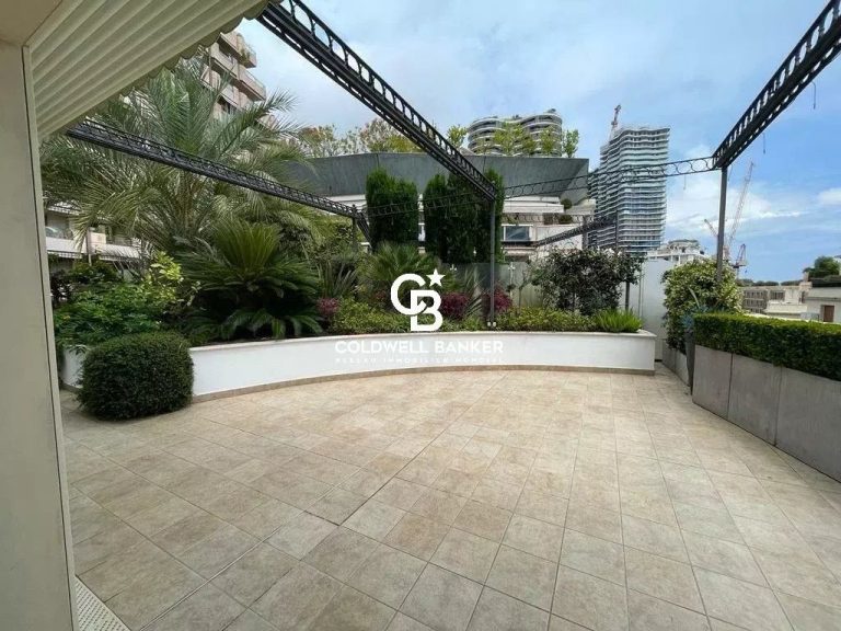 Luxury 5-Room Apartment for Rent – Monaco
Ref.: LM..