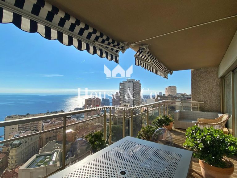 Elegant 3-Room Apartment with Sea View – Annonciad..