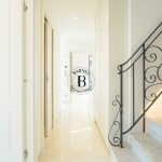 couloir-lotus-bleu-barnes-monaco-1749220397