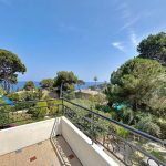 A refurbished apartment with sea views – Featured
