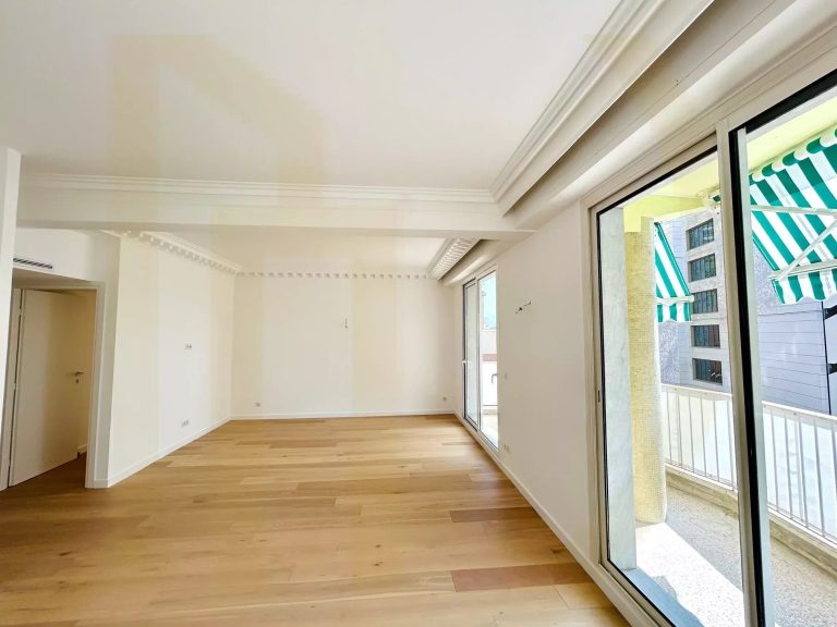 Beautiful renovated 4-room – Jardin Exotique.