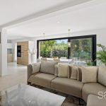 Between sea and mountains, renovated villa. – Gallery 3