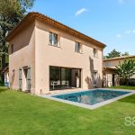 Between sea and mountains, renovated villa. – Featured