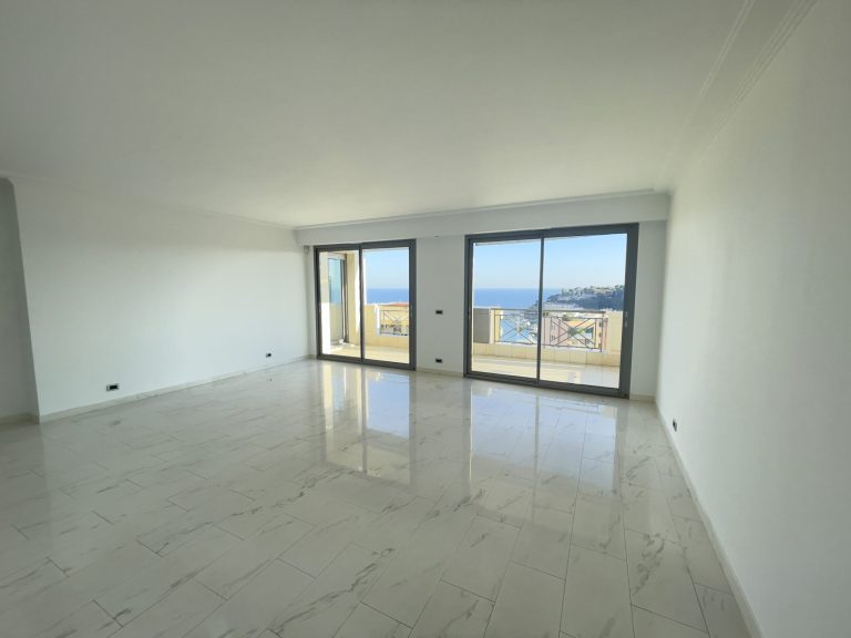Panoramic 2-Bedroom with Terrace Overlooking the P..