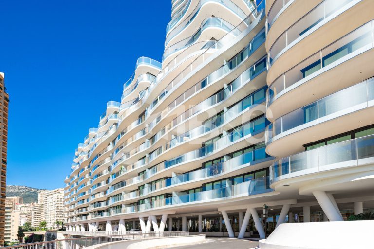 3-BEDROOM APARTMENT – BAY HOUSE, LARVOTTO
Rental P..
