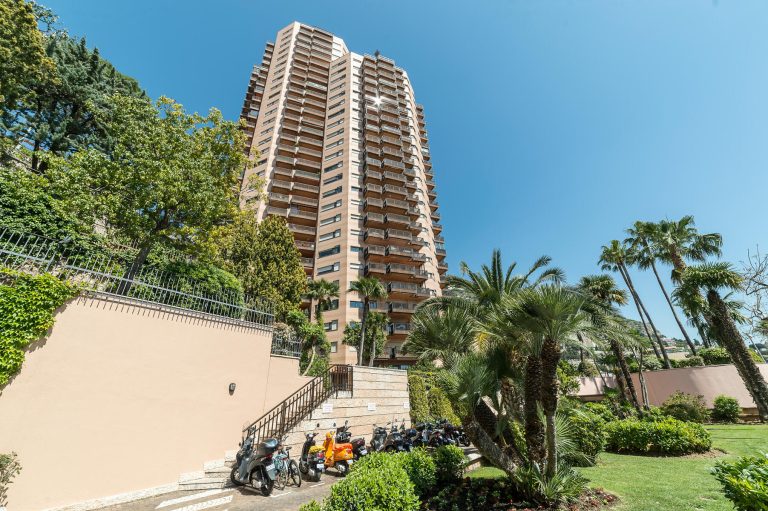Parc Saint Roman – Spacious and Secure Storeroom
R..