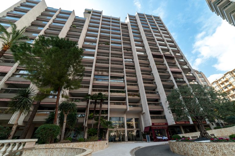 For Sale – Office Space in Park Palace, Carré d’Or..