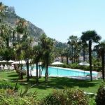 pool-et-jardin-1699958264
