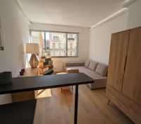 FOR SALE – RENOVATED STUDIO IN CHÂTEAU PÉRIGORDLo..