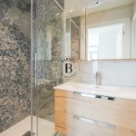 salle-de-douche-lotus-bleu-barnes-monaco-1749220407