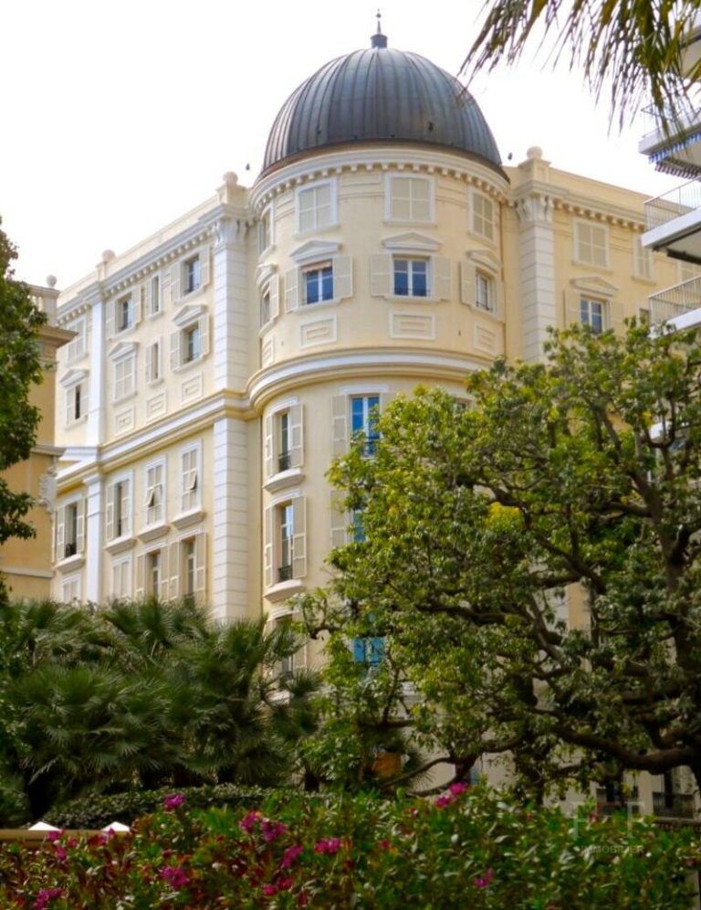 FOR RENT – Carré d’Or | Palais de la Scala – Charm..