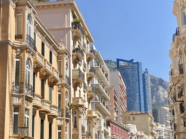 Elegant 3-Room Apartment – Continental – Fully Ren..