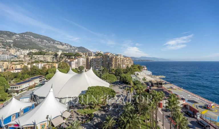 FOR SALE – SEASIDE PLAZA, FONTVIEILLE
Price: €15,2..