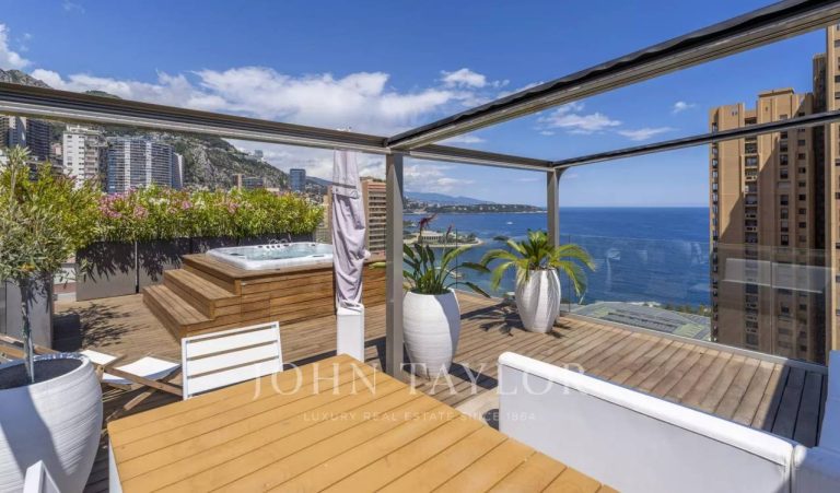 FOR SALE – ROOFTOP VILLA IN MONTE-CARLO, MONACO
Pr..