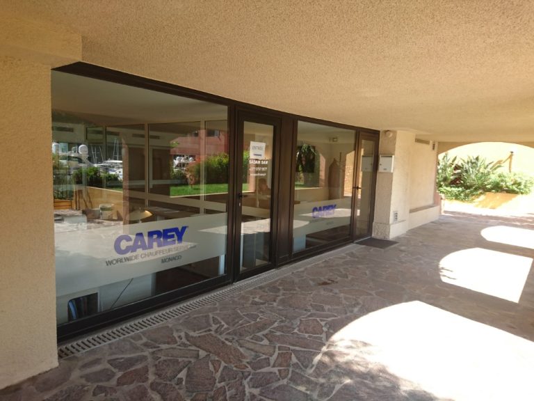 Raphael – Refurbished Office with Garden Views & L..