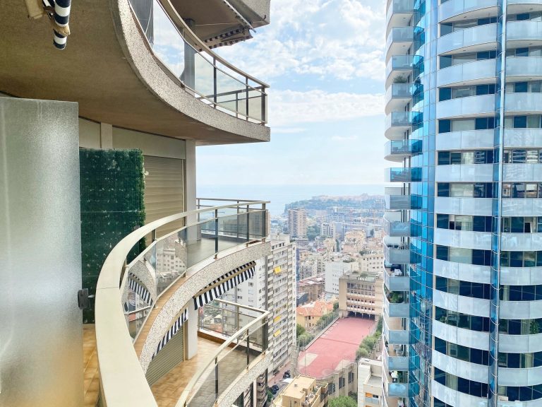 Studio Apartment – Annonciade – Sea and Rock Glimp..