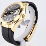 watch_174799423997628