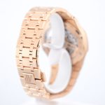 watch_174965763839422