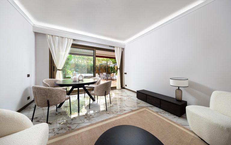 RENOVATED 1-BEDROOM WITH GARDEN & JACUZZI – LE MIR..