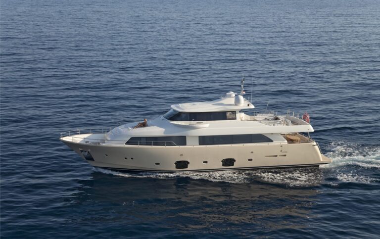 Yacht Charter – M/Y LA PAUSA
A stunning 26.2m Ferr..