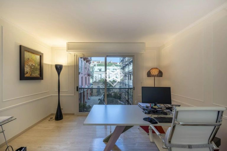 FOR SALE – RENOVATED STUDIO IN LE MONTAIGNE RESIDE..