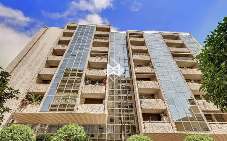 FOR SALE – CONDAMINE DISTRICT – MIXED-USE APARTMEN..