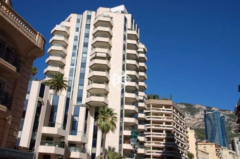 FOR SALE – PRINCE DE GALLES – SEA VIEW APARTMENT

..