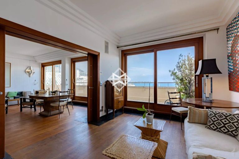 FOR SALE – EXCEPTIONAL DUPLEX PENTHOUSE OVERLOOKIN..