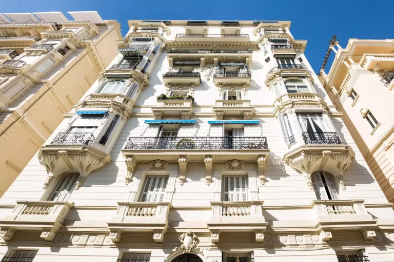 FOR SALE – CARRÉ D’OR PENTHOUSE – PANORAMIC VIEWS,..