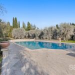 Exceptional Property with Outbuildings and Century-Old Olive Grove – Gallery 3