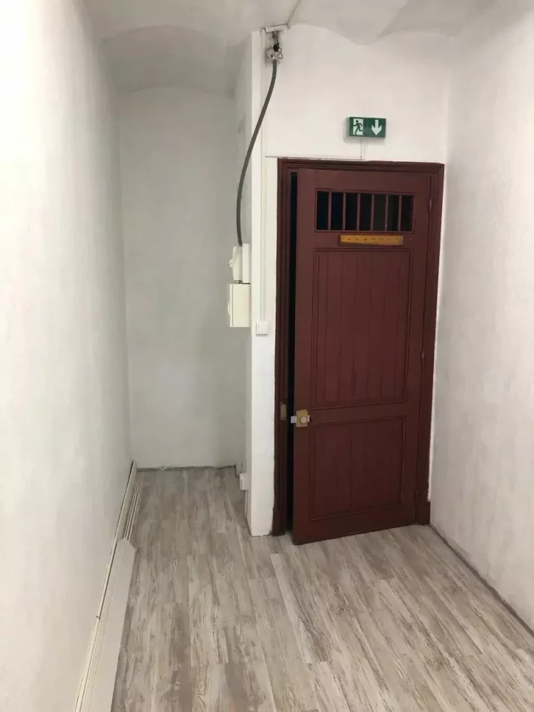 FOR SALE – MONEGHETTI – COMPACT OFFICE SPACE IN GO..