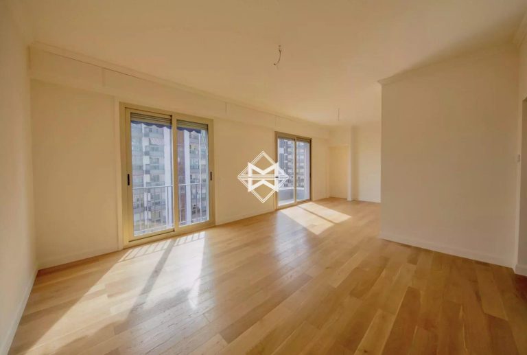 FOR SALE – PENTHOUSE IN MONTE-CARLO

Price: €13,20..