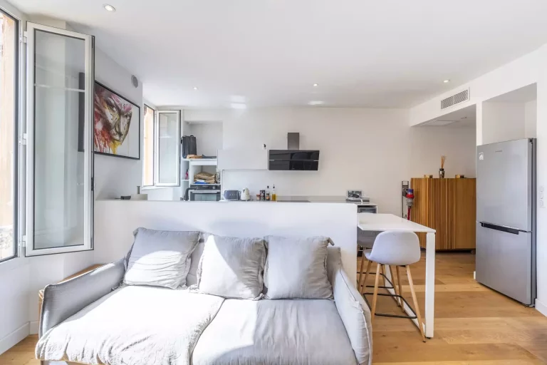 FOR SALE – MONTE-CARLO – 2-ROOM APARTMENT IN EXCEL..